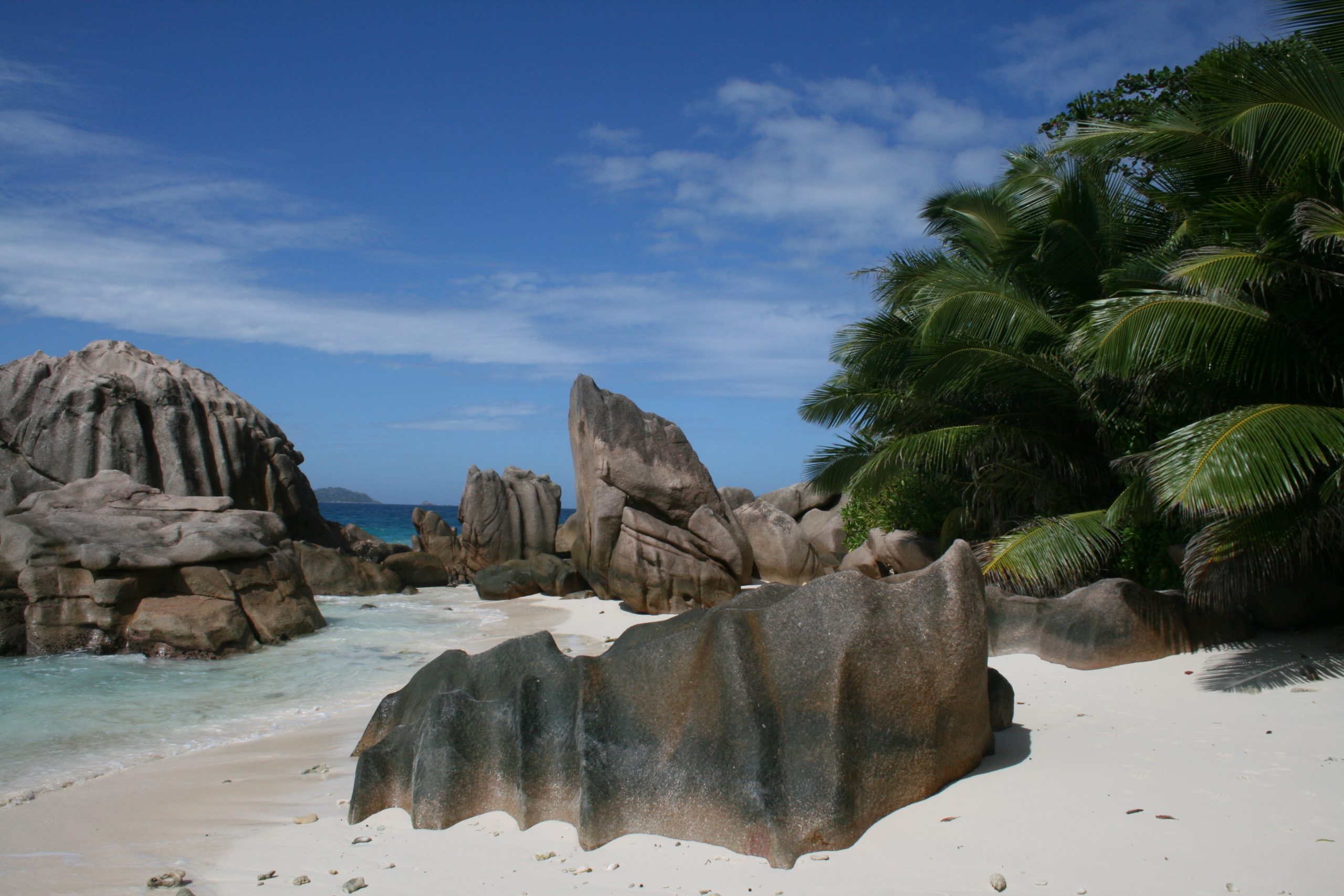 Luxusreisen und Hochzeiten auf La Digue auf den Seychellen mit traumhafter Landschaft