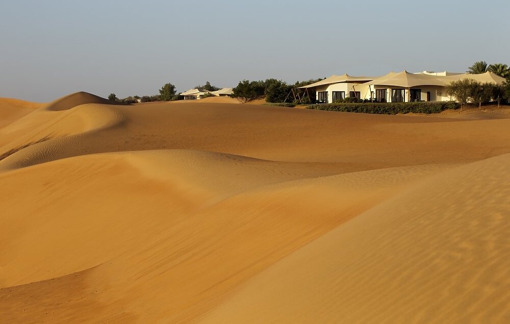 Dubai_Wueste_Al-Maha-Desert-Resort-Spa_Weite_BoutiqueReisen