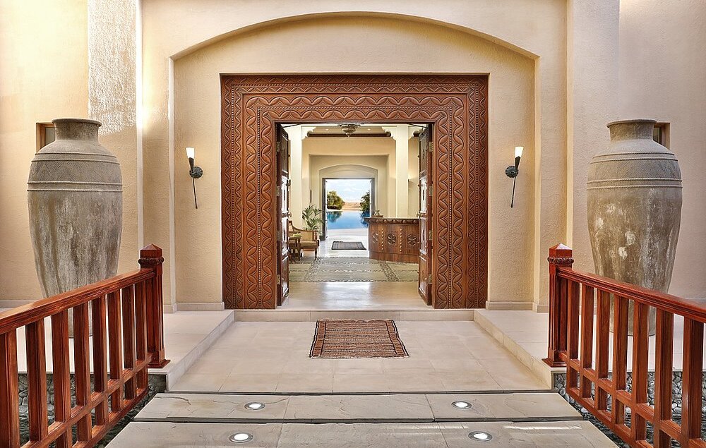 Dubai_Wueste_Al-Maha-Desert-Resort_Eingang_BoutiqueReisen