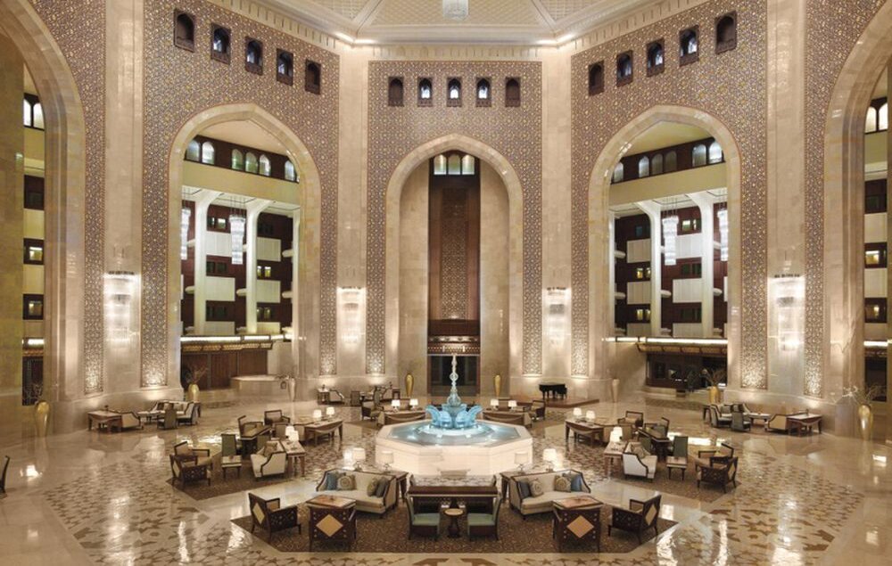 Oman_Muskat_Al-Bustan-Palace_Lobby_BoutiqueReisen
