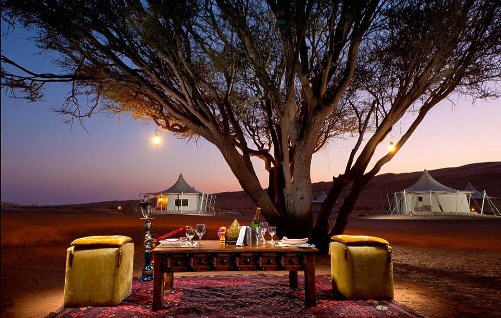 Oman_Wueste_Desert-Nights-Camp_Wuesten-Dinner_BoutiqueReisen
