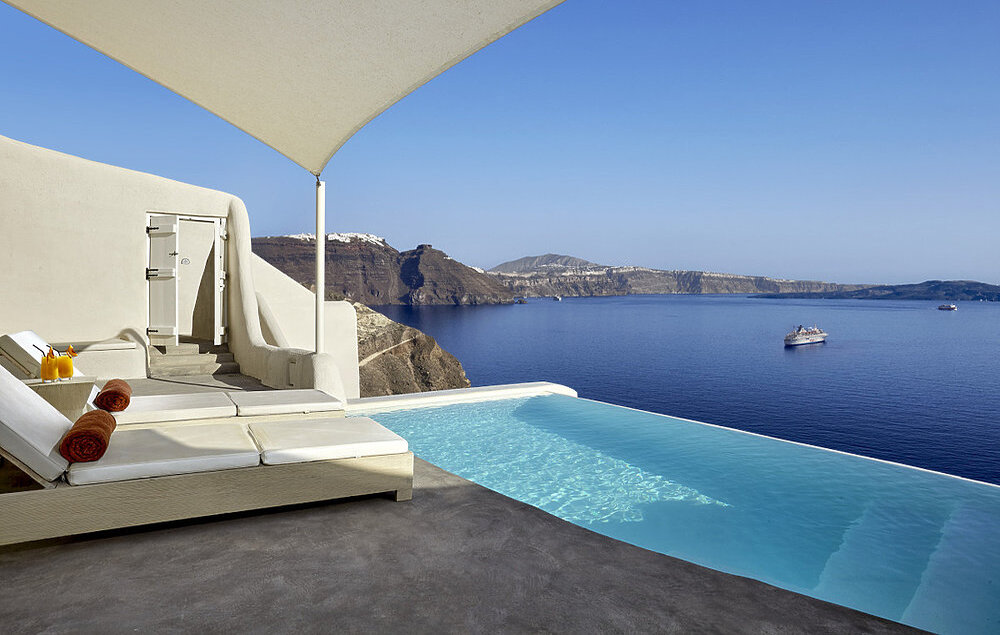 Santorini_Mystique-Luxury-Collection_Terrasse_BoutiqueReisen