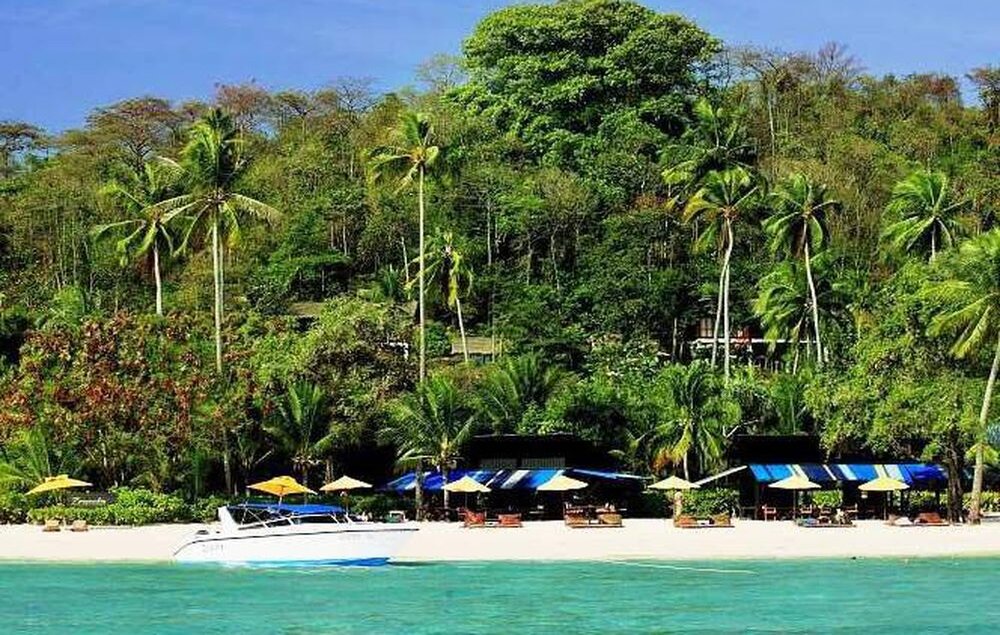 Thailand_PhiPhi-island_Zeavola-Resort_Strand_Dschungel_BoutiqueReisen
