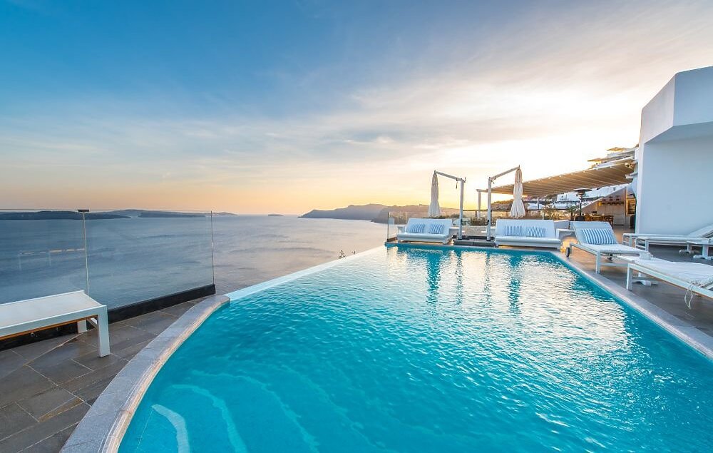 Griechenland_Santorini-Secret-Suites-Spa_Pool_BoutiqueReisen