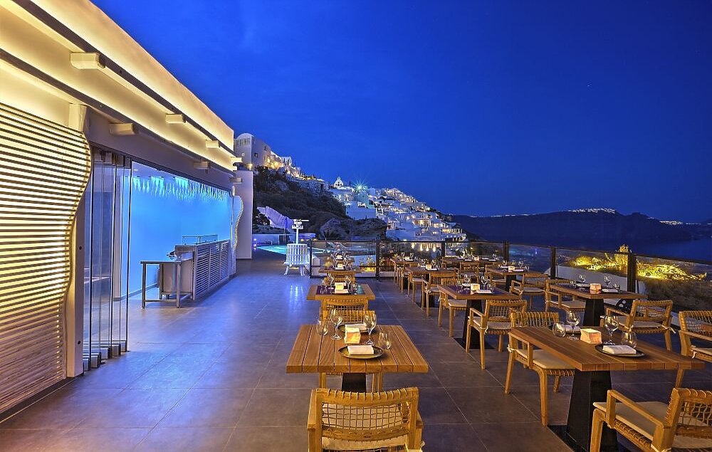 Griechenland_Santorini-Secret-Suites-Spa_Restaurant_BoutiqueReisen
