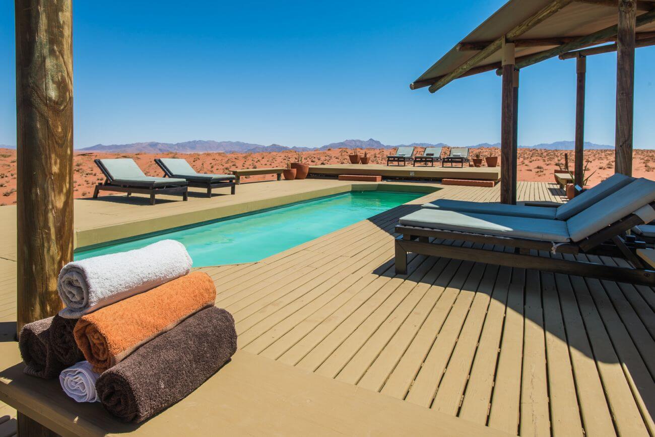 Namibia_Wolwedans-Dunes-Lodge_Pool_BoutiqueReisen