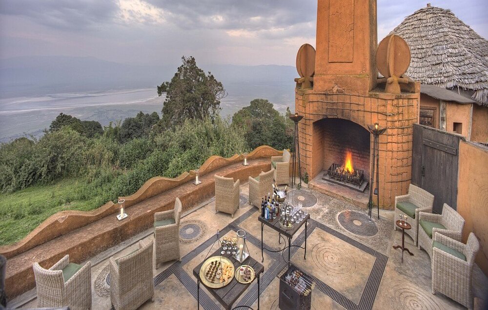 Tansania_andBeyond-Ngorongoro-Crater-Lodge_Lounge_BoutiqueReisen