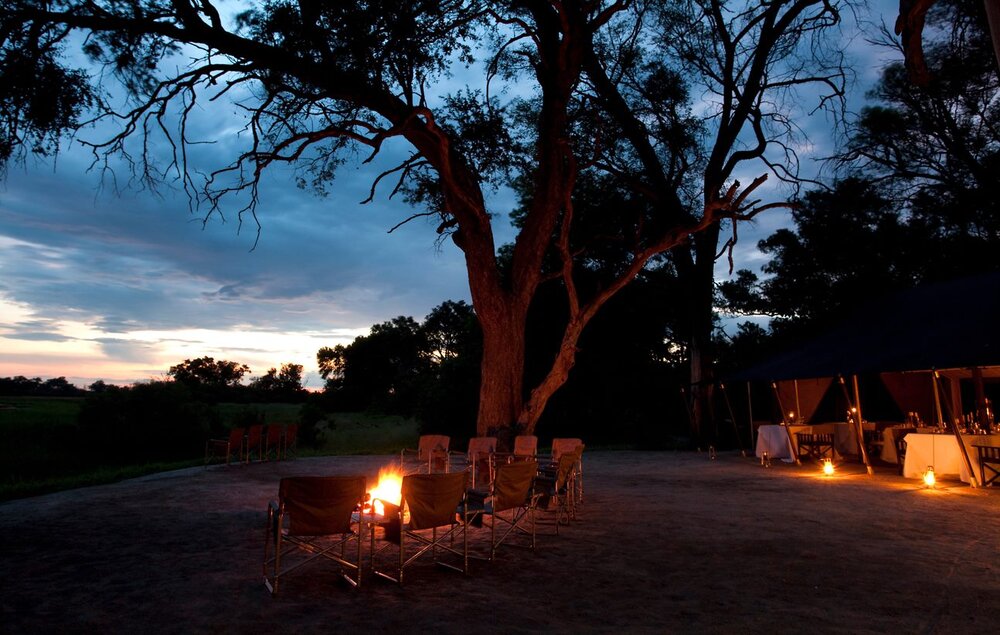 Botswana_Machaba-Camp_Feuerplatz_BoutiqueReisen