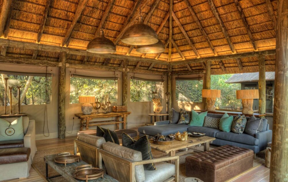 Botswana_Okavango_Camp-Moremi_Lounge_BoutiqueReisen