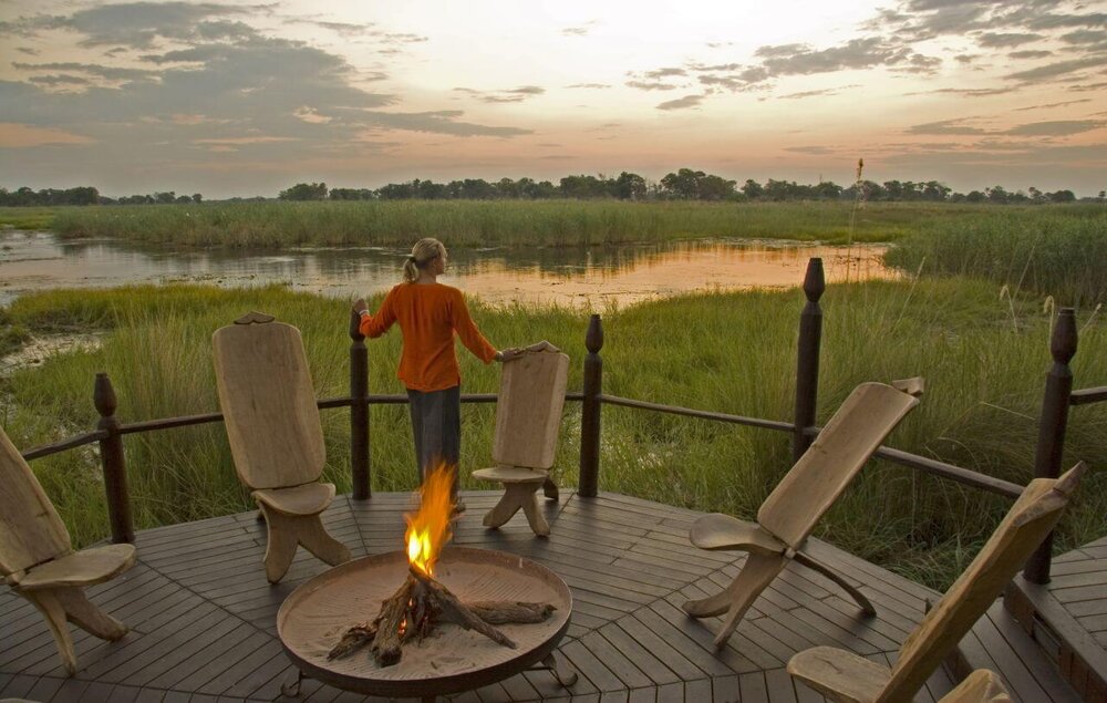Botswana_Okavango_Sanctuary_Baines_Camp_Feuerstelle_BoutiqueReisen
