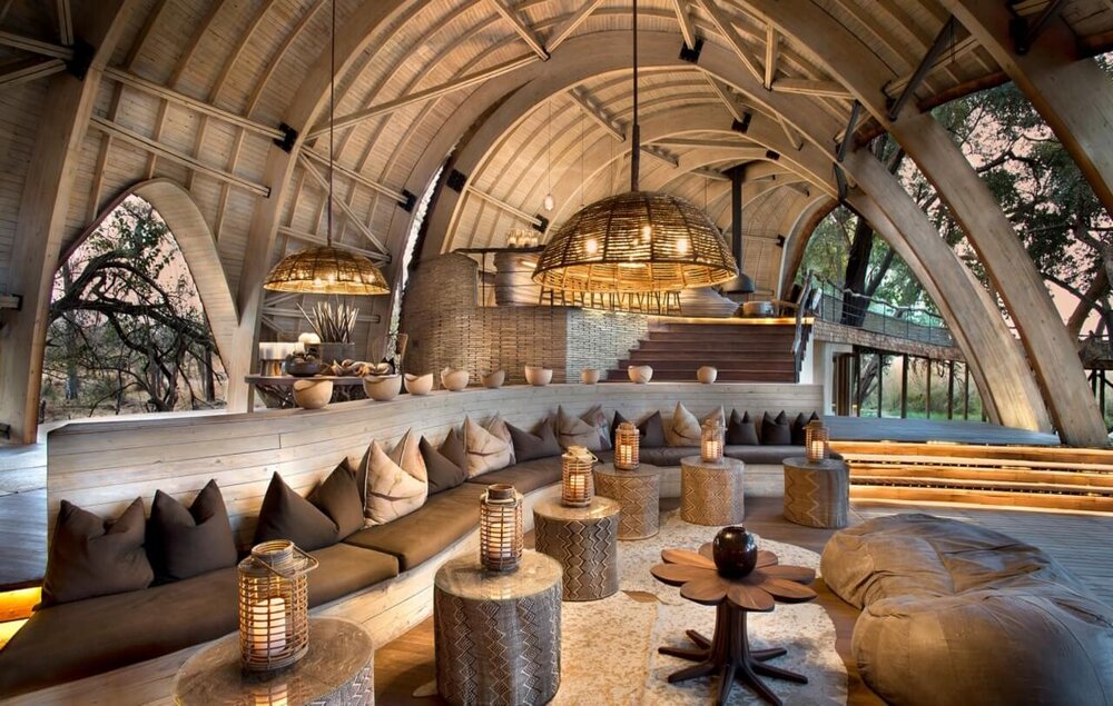 Botswana_okavango_andBeyond-Sandiba-Safari-Lodge_Lounge-_BoutiqueReisen