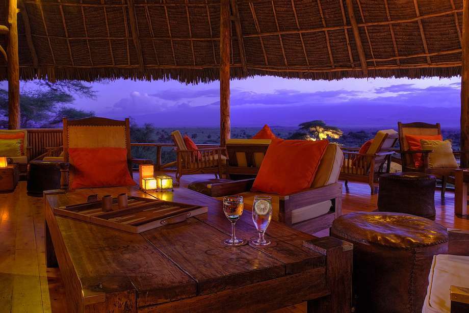 Kenia_Amboseli_Tortilis-Camp_Lounge_BoutiqueReisen