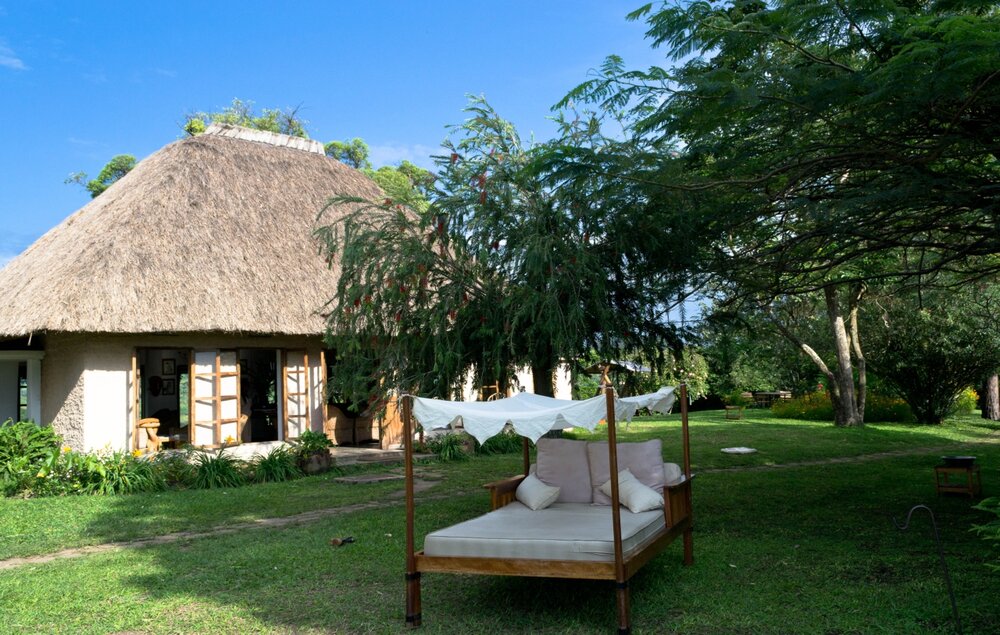 Uganda_Kibale-Forest_Ndali-Lodge_Cottage-Garten_BoutiqueReisen